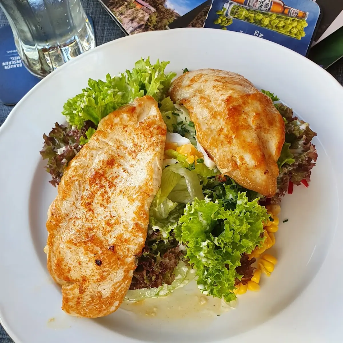 Salatteller Mit Hühnchenbrust