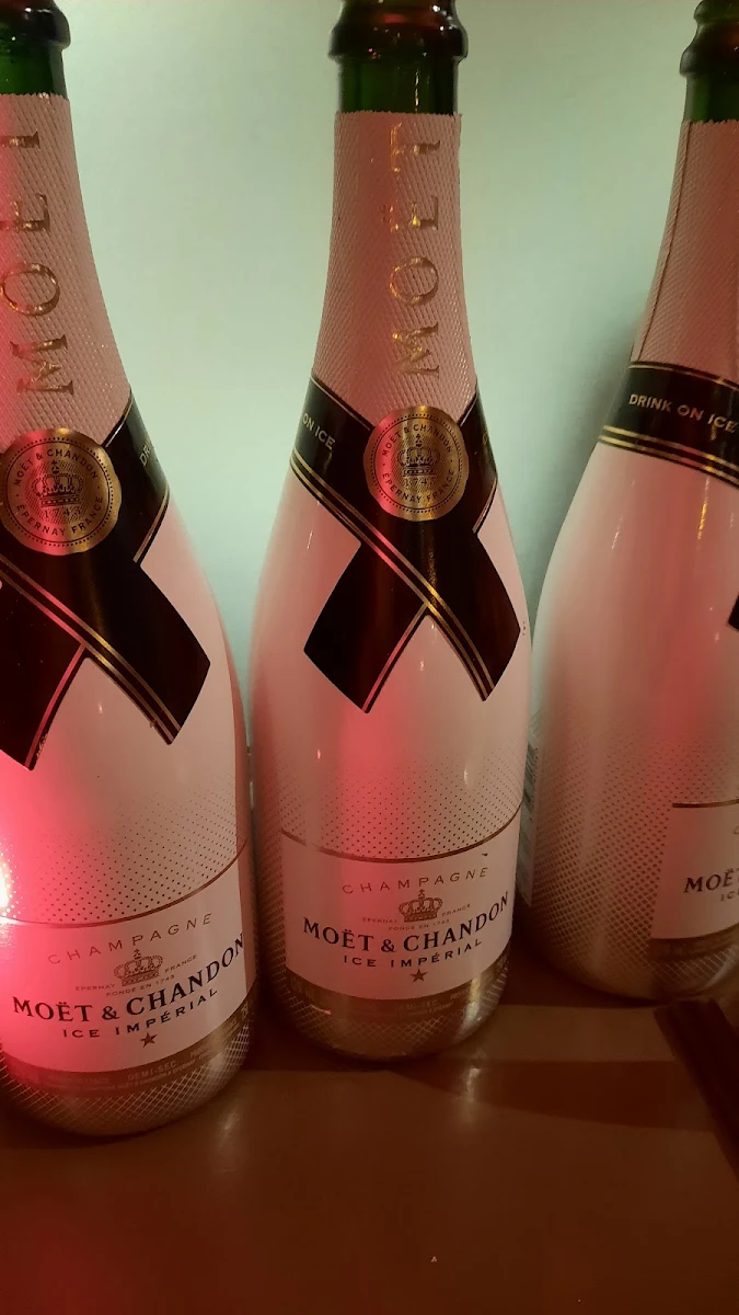 Moet