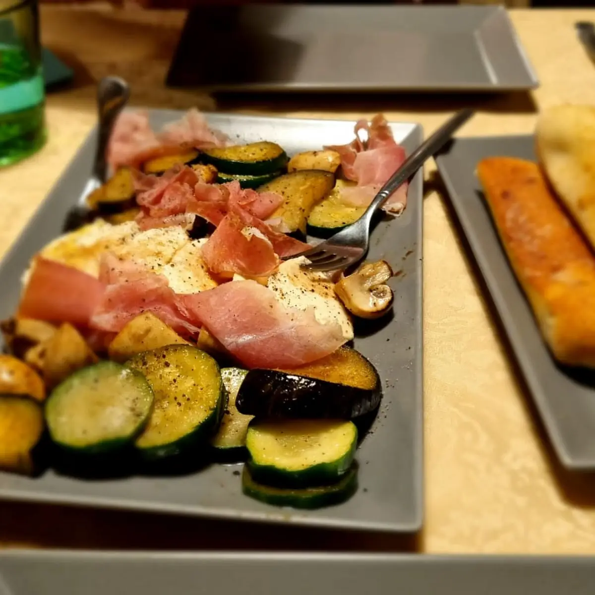 Antipasti & Knoblauchbrot