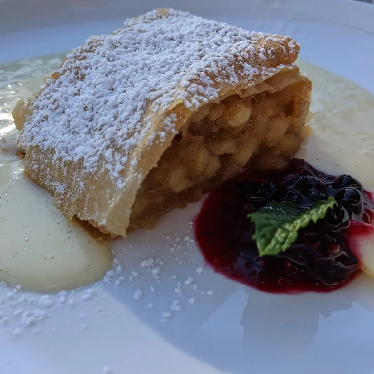 Apfelstrudel Mit Vanillesoße