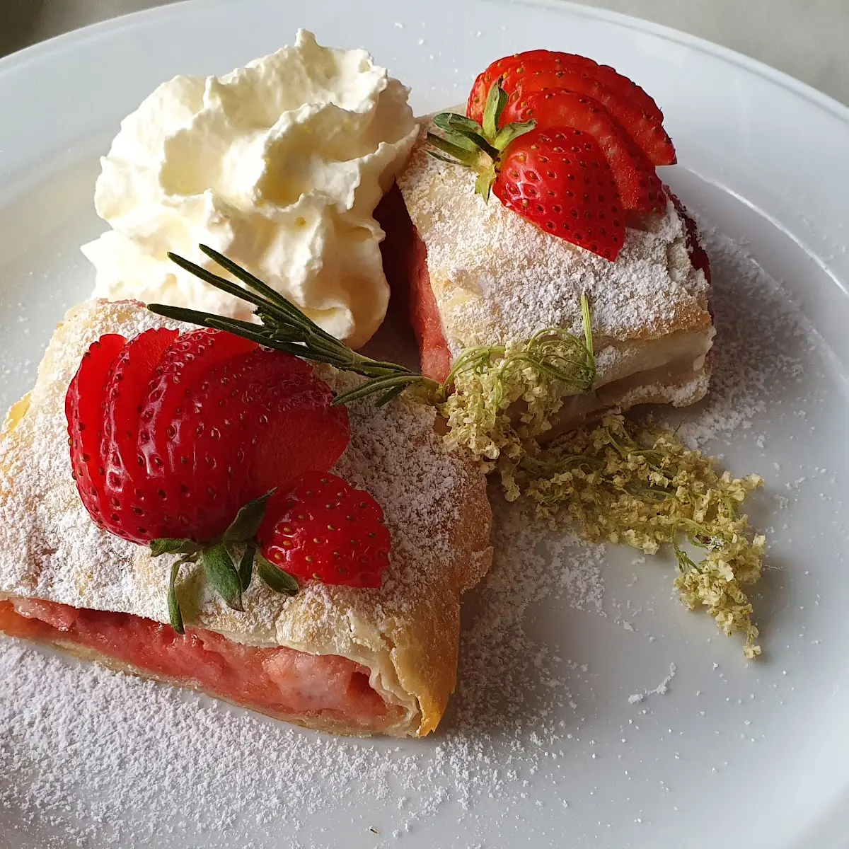 Erdbeerstrudel