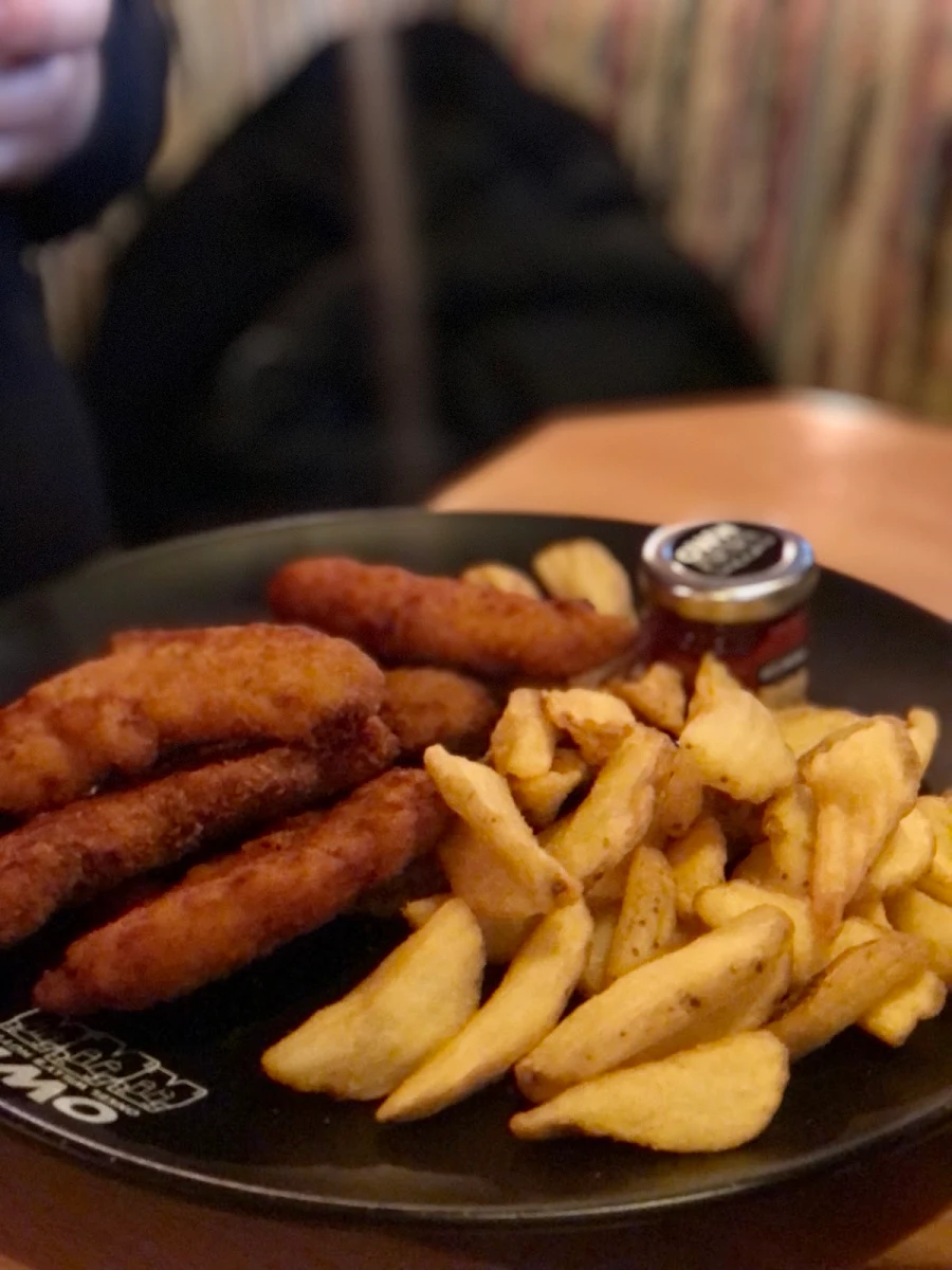 Chicken Fingers Mit Pommes