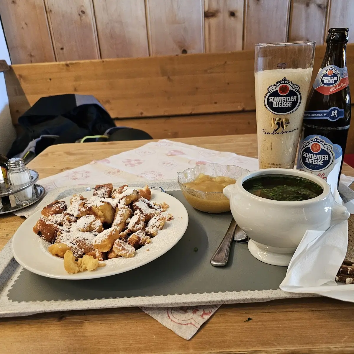 Kaiserschmarrn Und Leberknödel Suppe