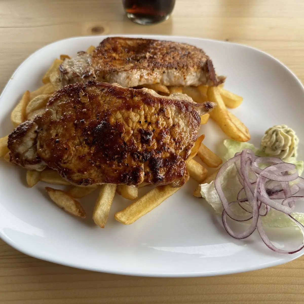 Kotelett Mit Pommes