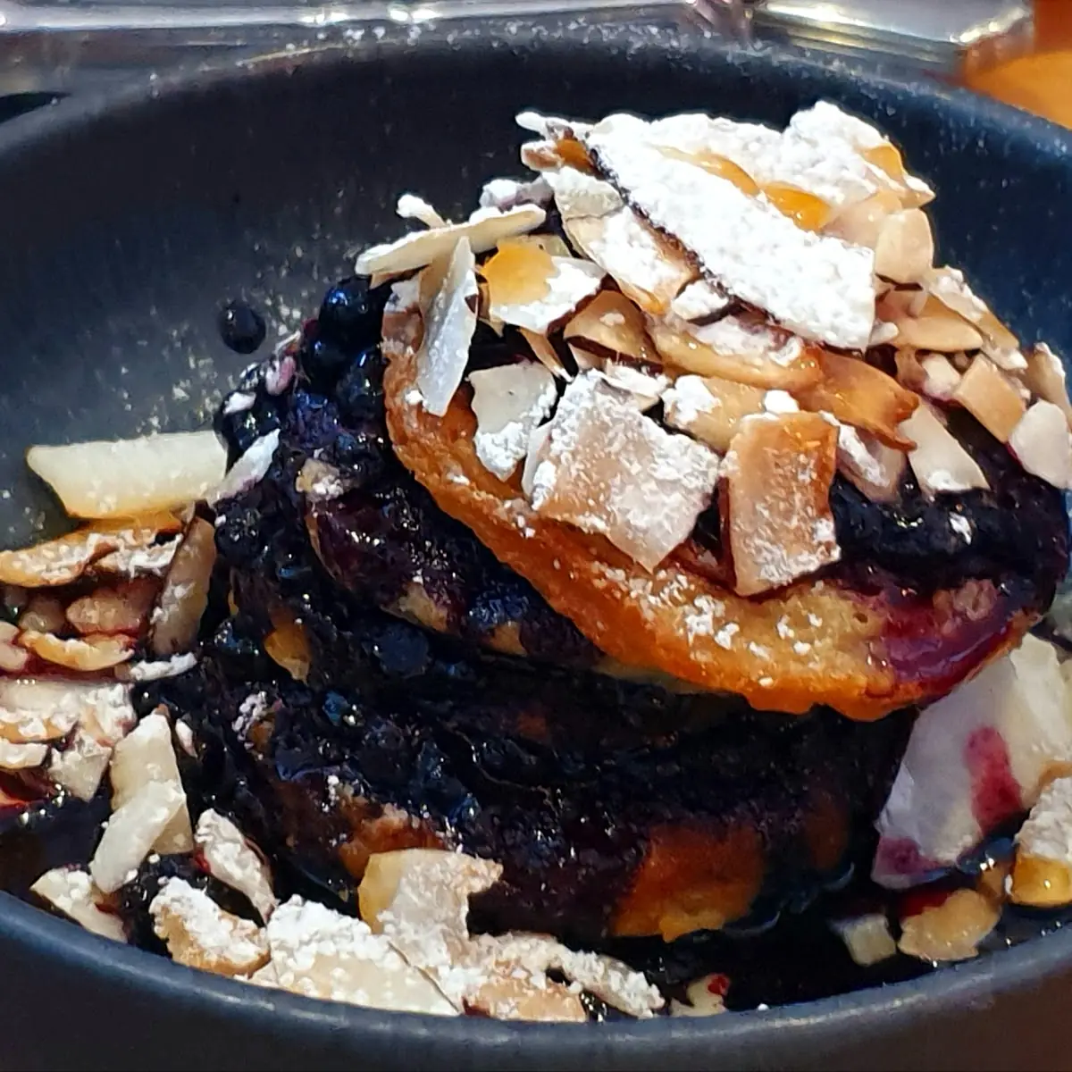 Pancakes Mit Heidelbeeren Und Kokosflocken
