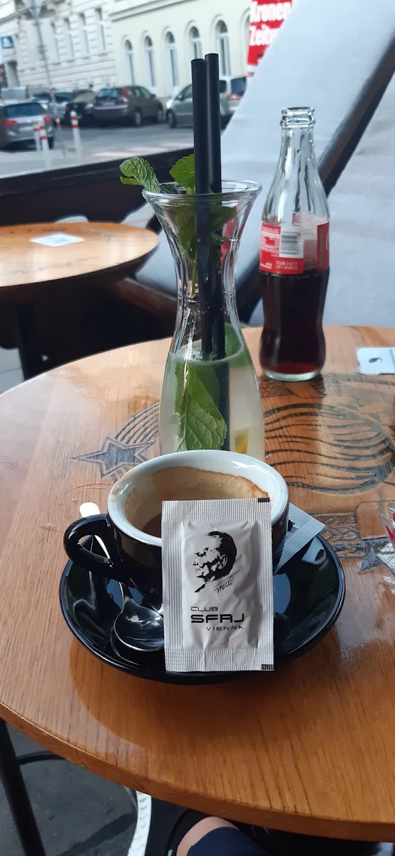 Kafa I Limunada Sa Ukusom Mente