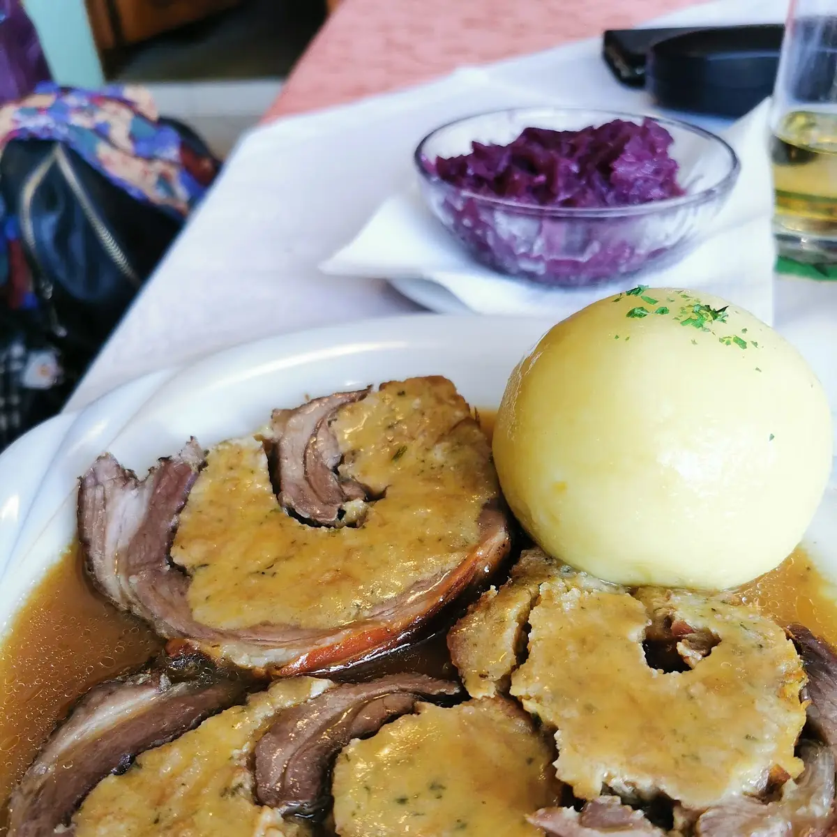 Gefüllter Wildschweinbraten Mit Kartoffelknödeln
