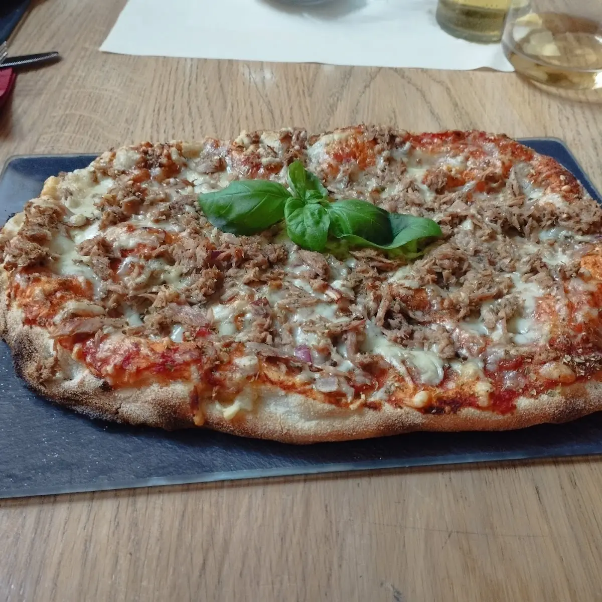 Pinsa Thunfisch