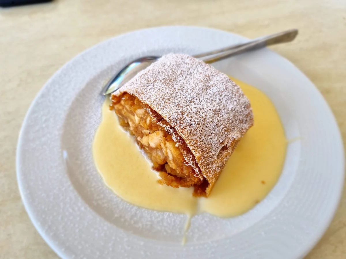 Apfelstrudel