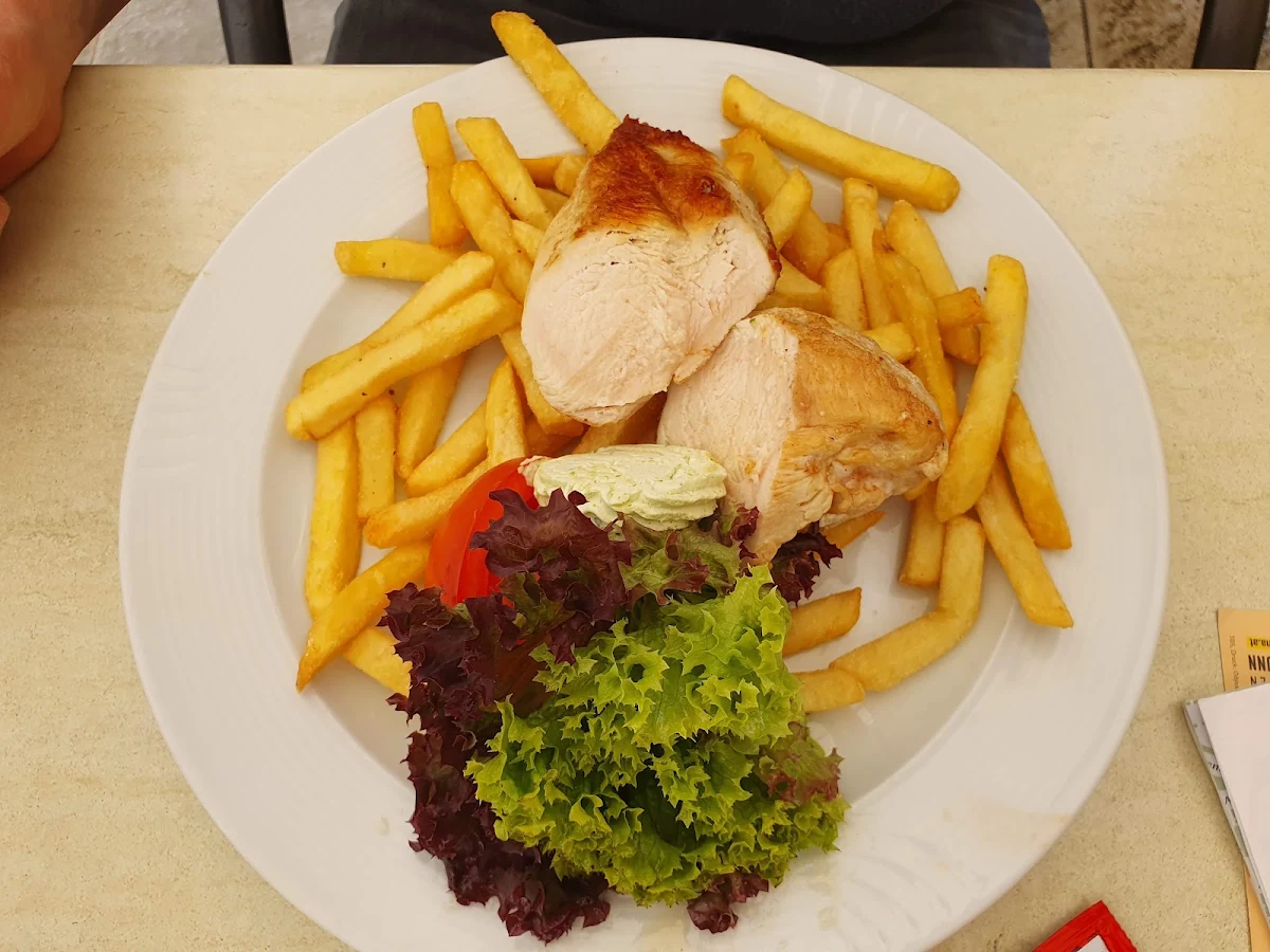 Hähnchenbrust Mit Pommes Und Kräuterbutter