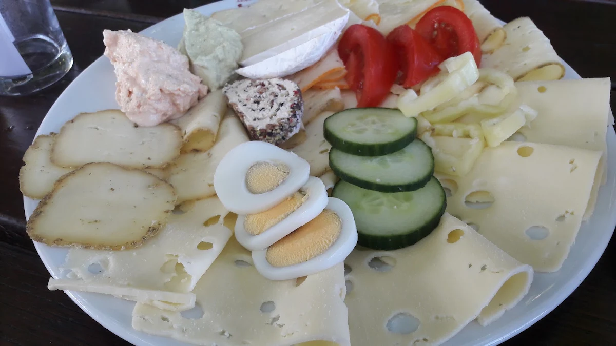 Regionaler Käseteller