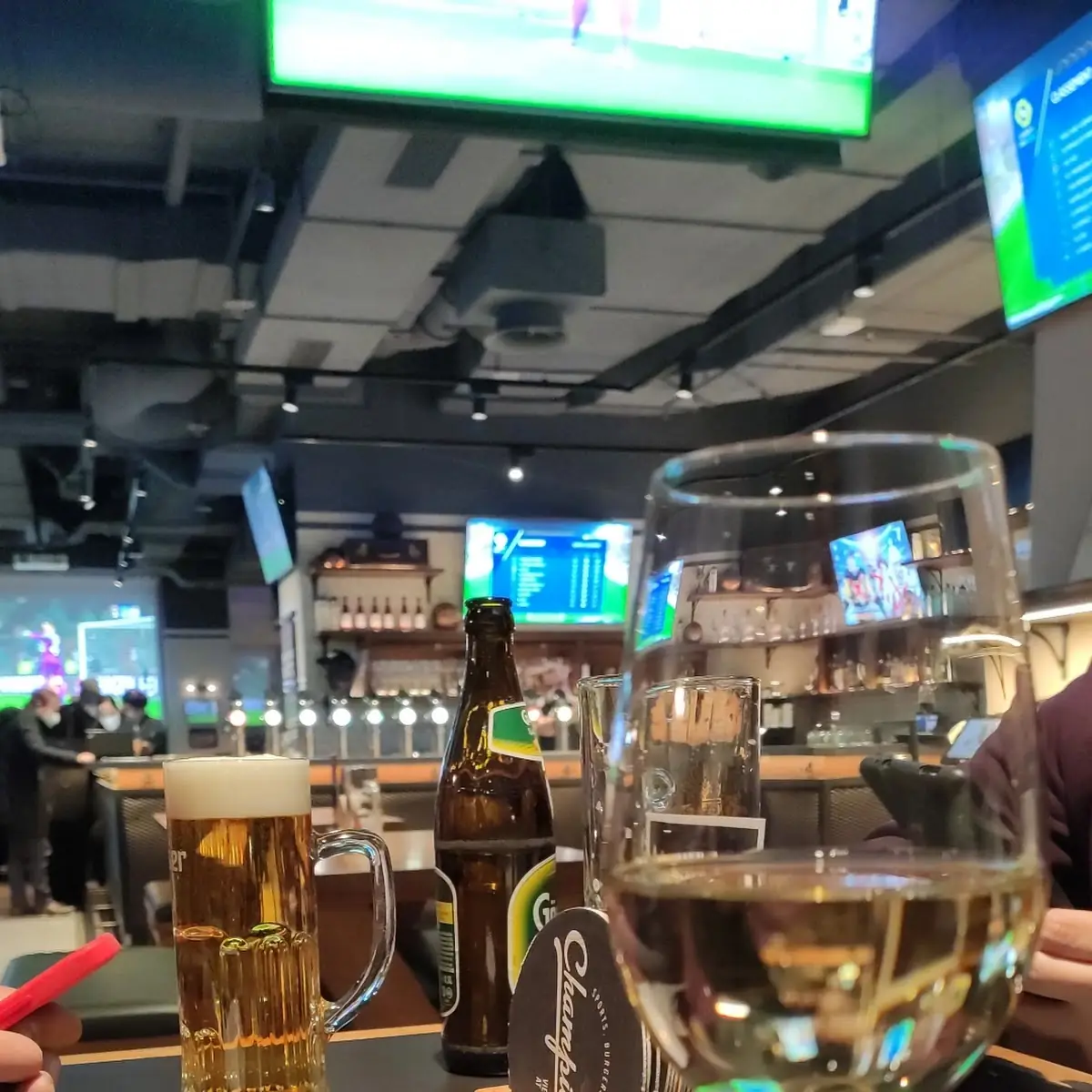 Cerveza Y Vino