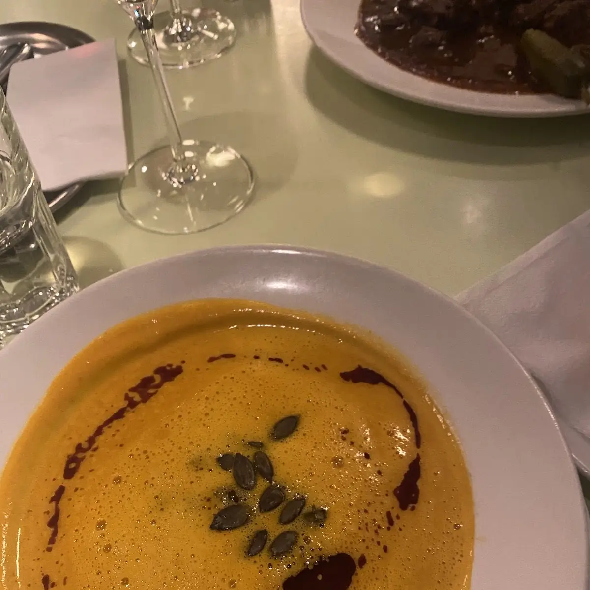 Kürbissuppe, Glacis Beisl
