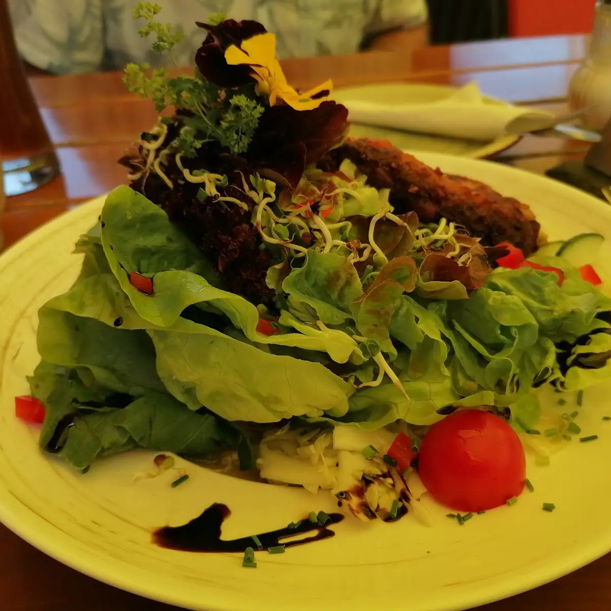 Salat Mit Kaspressknödel
