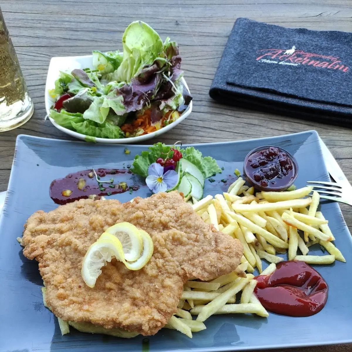 Wiener Schnitzel Mit Pommes Frites