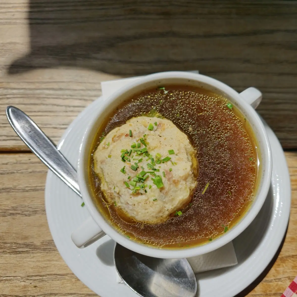 Speckknödelsuppe