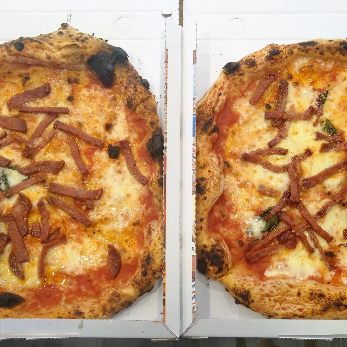Salami Pizza