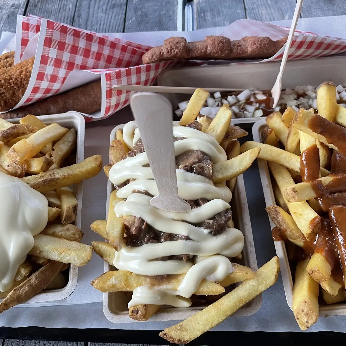 Friet Saté Friet Zuurvlees Friet Mayonaise