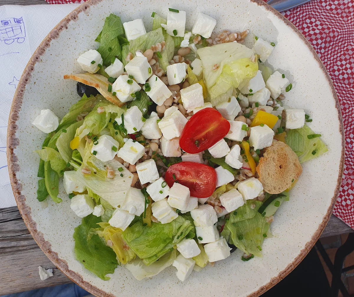 Sommerlicher Salat Mit Feta