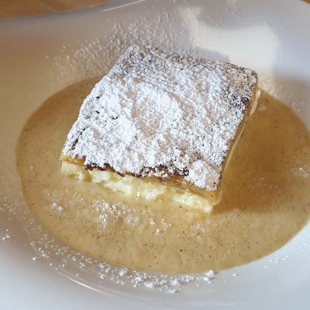 Topfenstrudel Mit Vanillesauce
