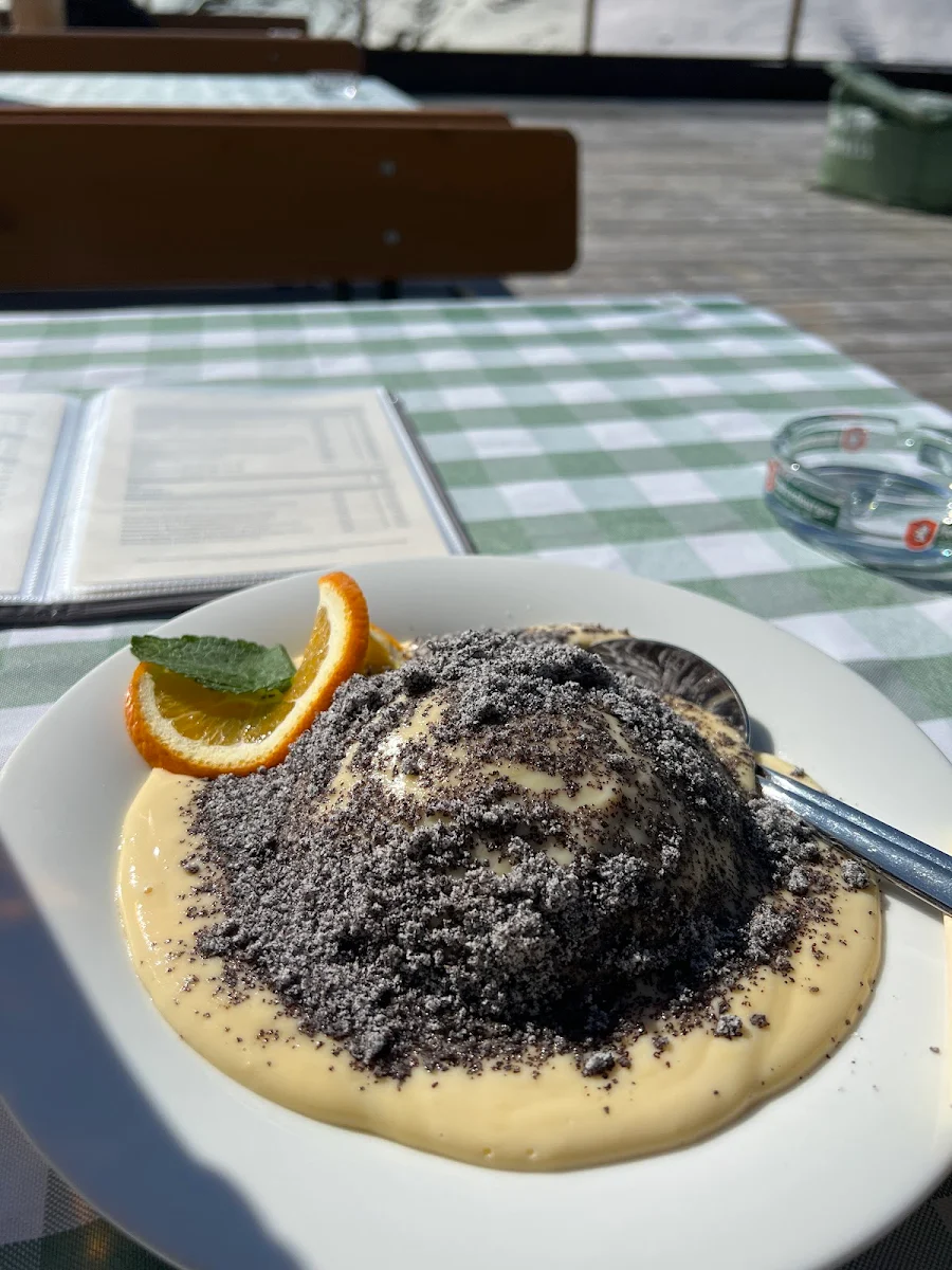 Germknödel Mit Vanillesauce Und Mohnzucker