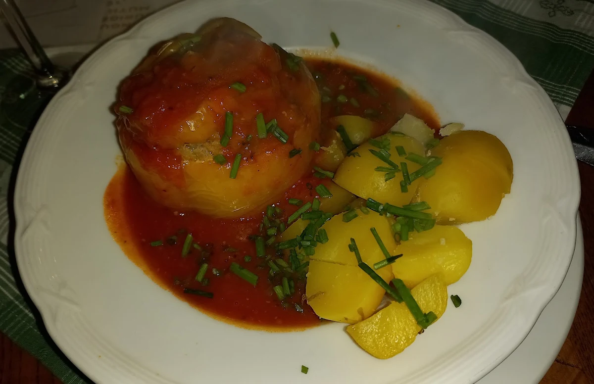 Gefüllter Paprika Mit Salzkartoffeln