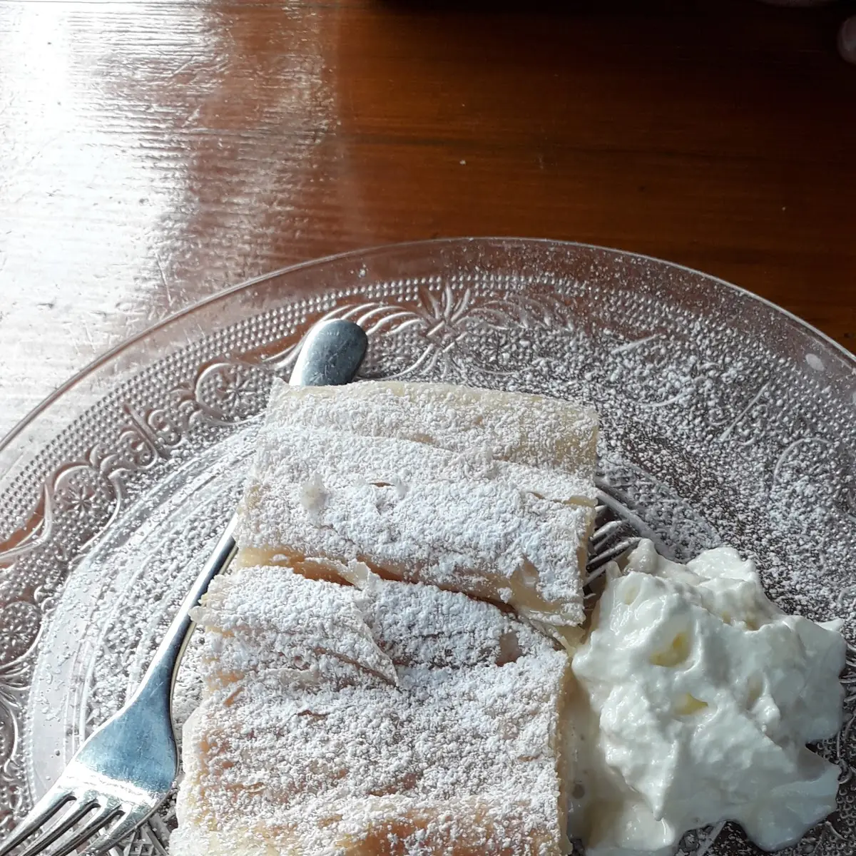 Topfenmarillenstrudel