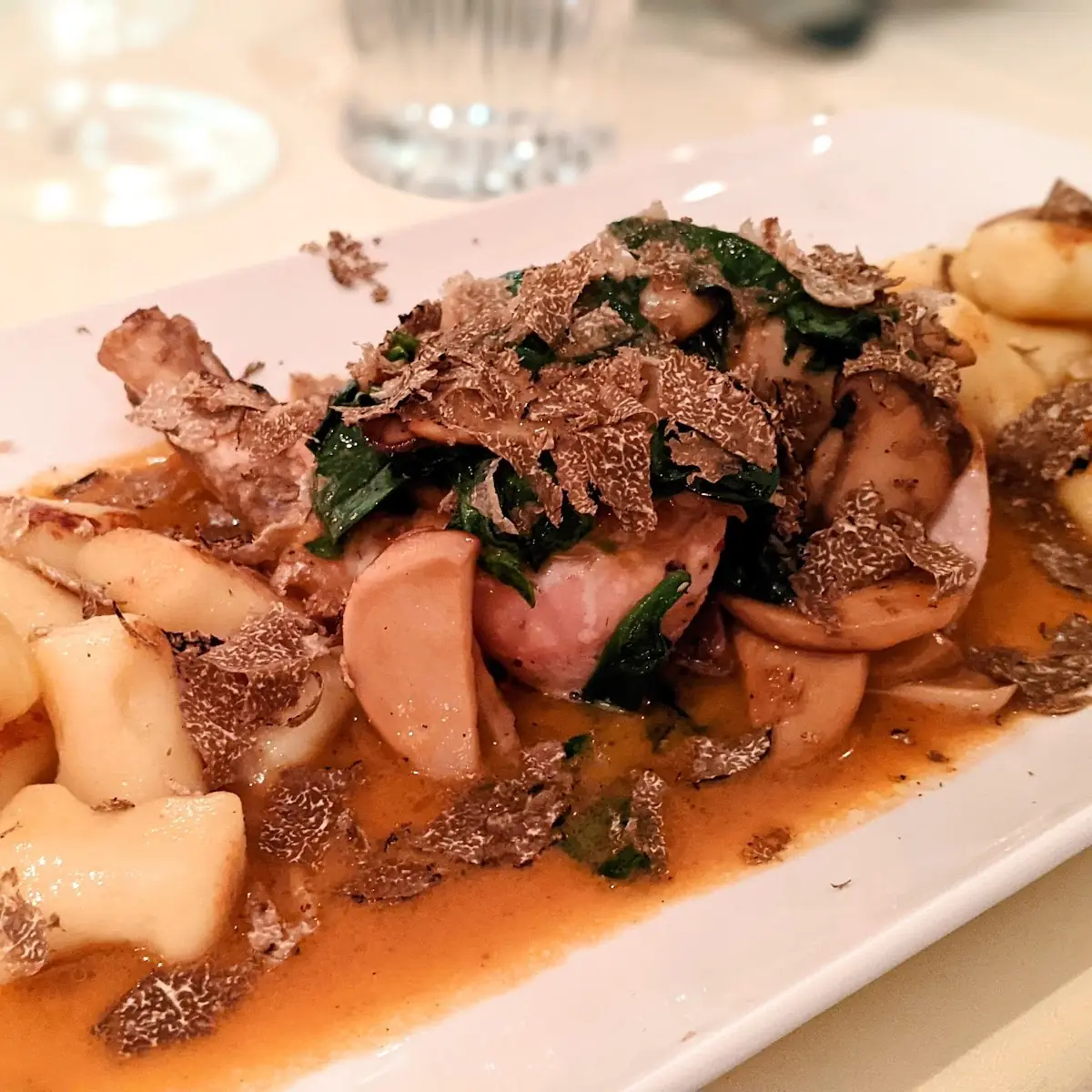 Perlhuhn Mit Pilzen Gnocchi Mit Herbsttrüffeln