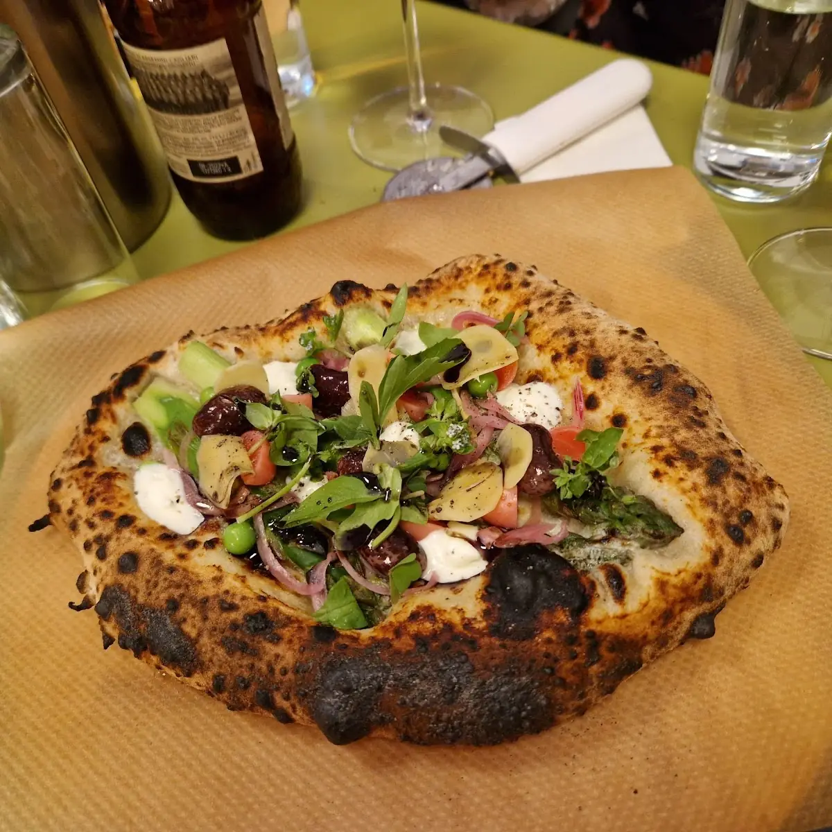 Frühlingskräuterpizza Mit Spargel