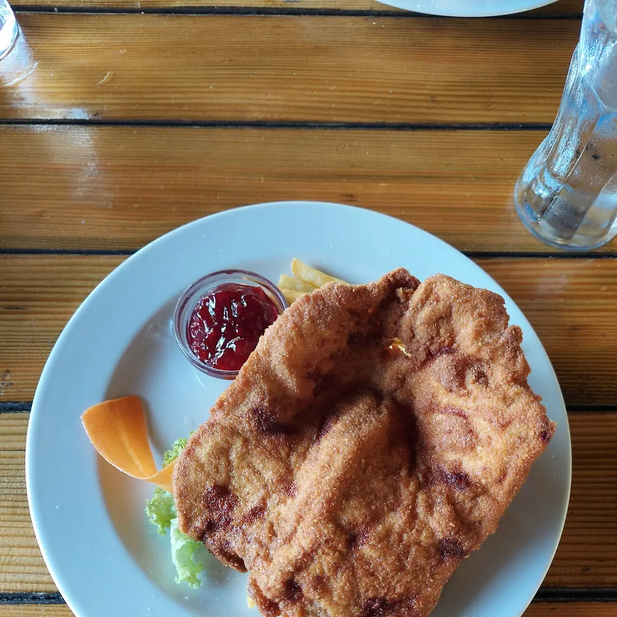 Cordon Bleu Mit Salzkartoffeln Und Schnitzel Mit Pommes