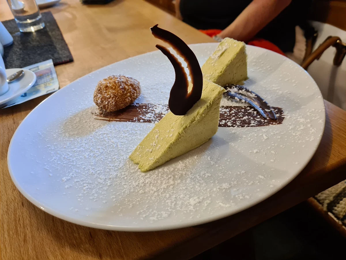 Fichteneis Mit Almnuss