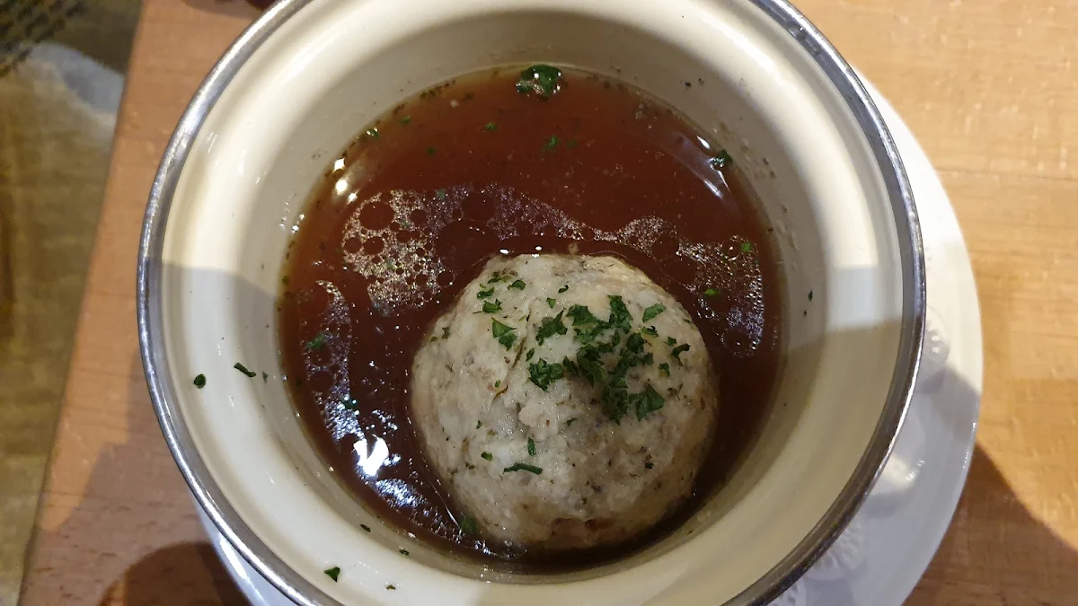 Speckknödelsuppe