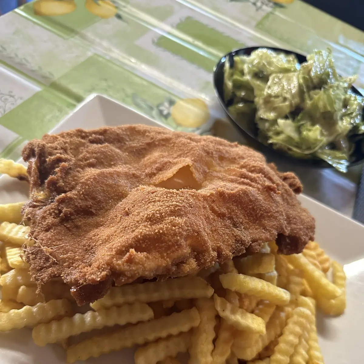 Geb Schnitzel Vom Schwein Mit Pommes