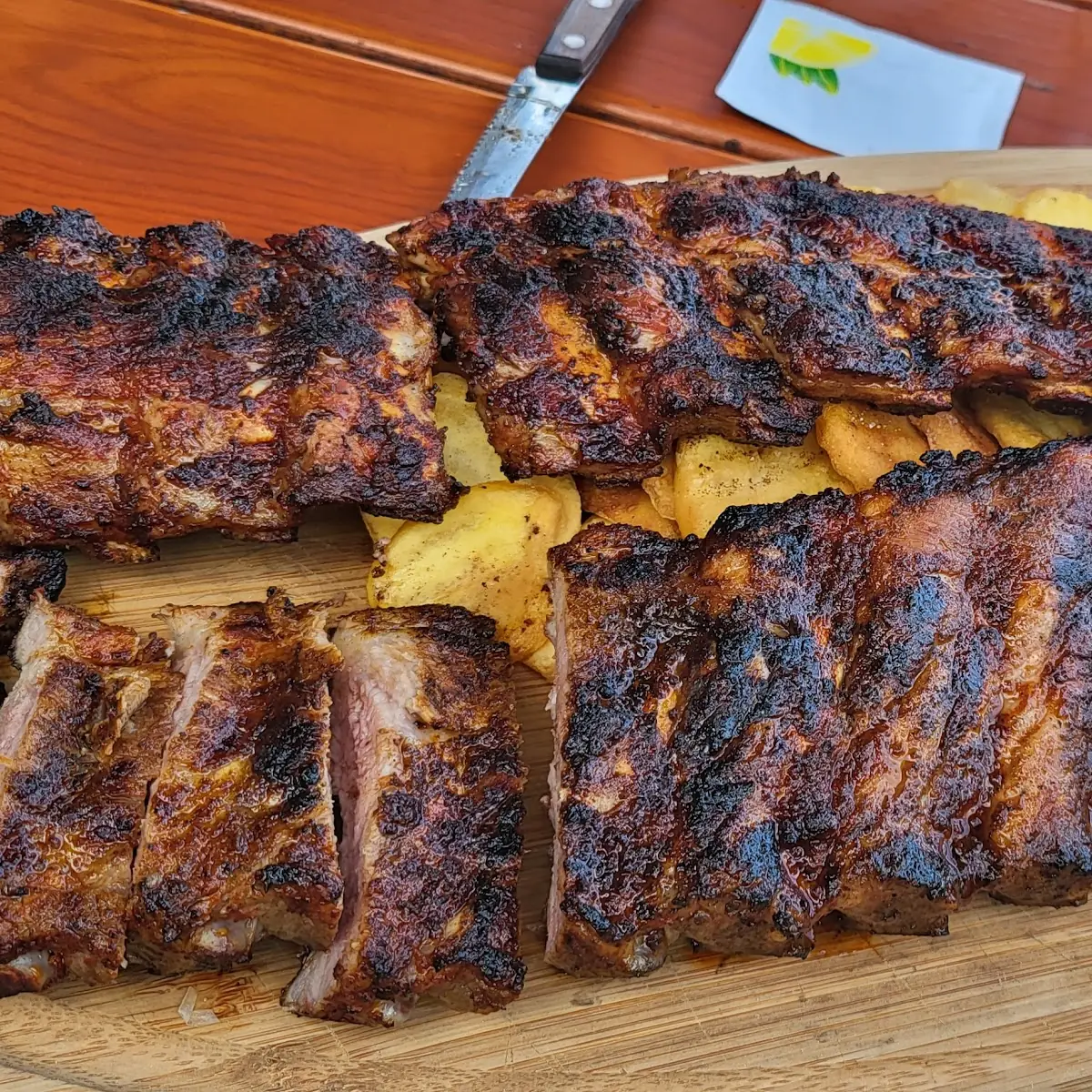 Spare Ribs Holzkohlegrill