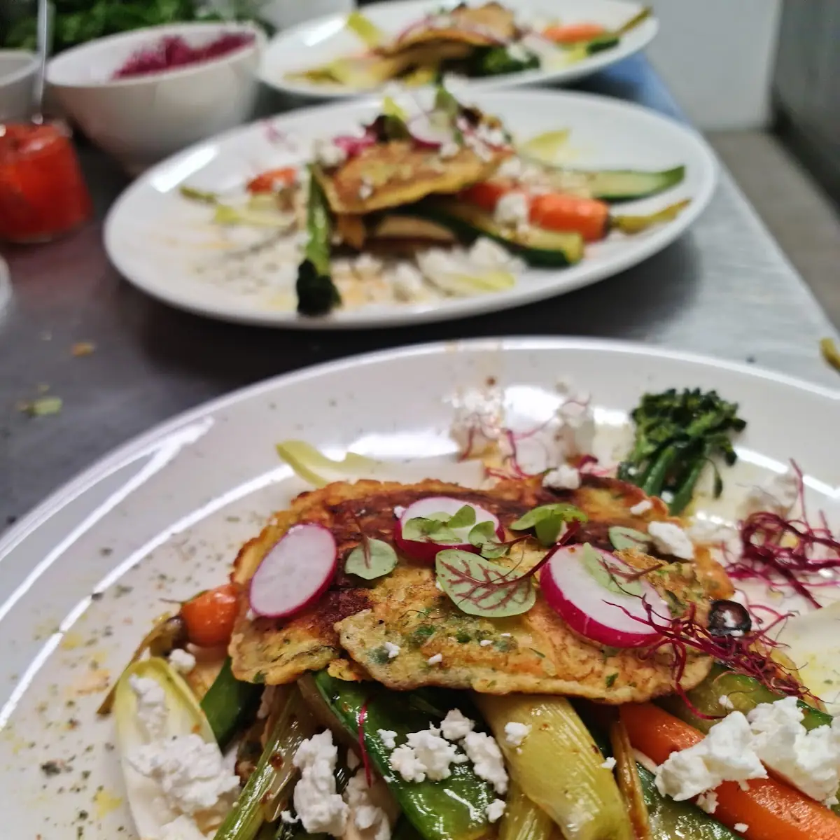 Vegetarischer Gemüsepfannkuchen Mit Schafskäse