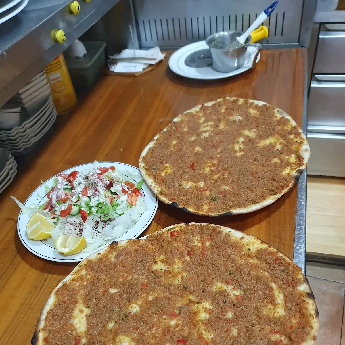 Lahmacun Türkische Pizza