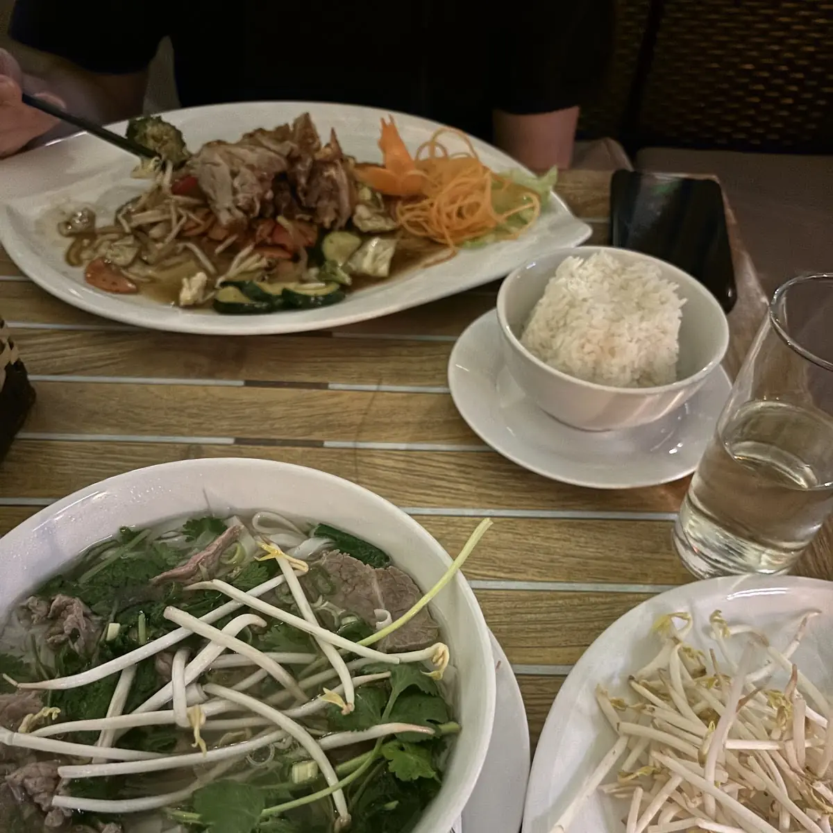 Pho 33