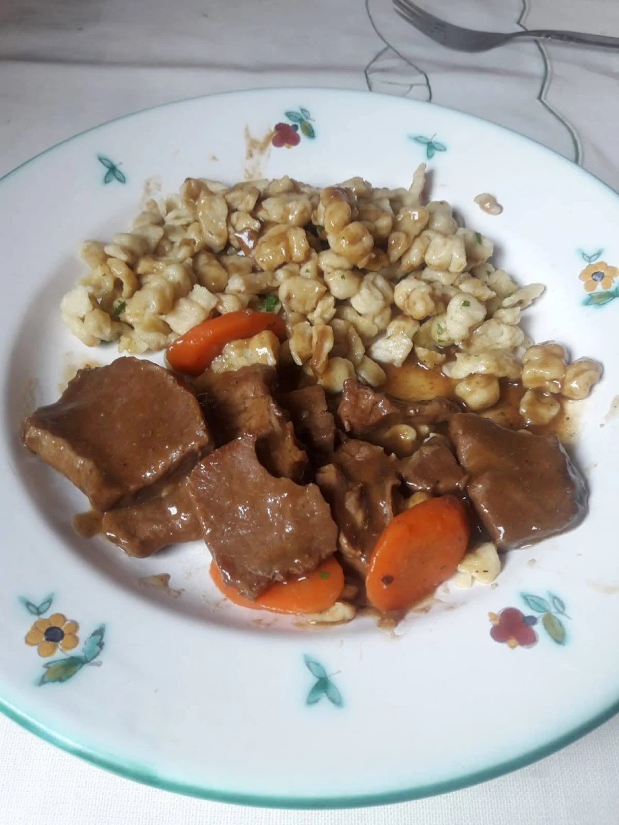 Salzburger Bierfleisch Mit Hausgemachten Nockerln