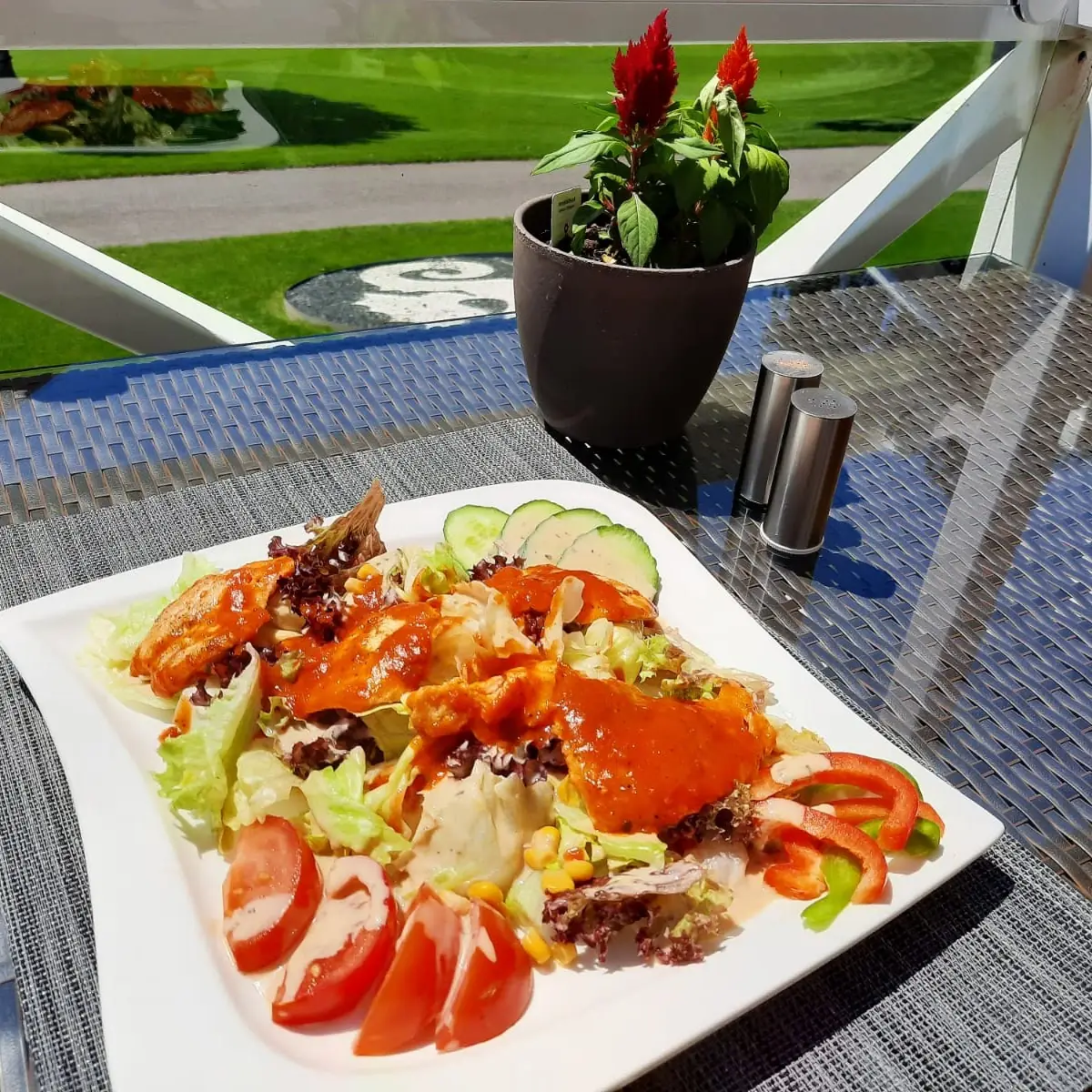 Salate Mit Verschiedenen Beilagen