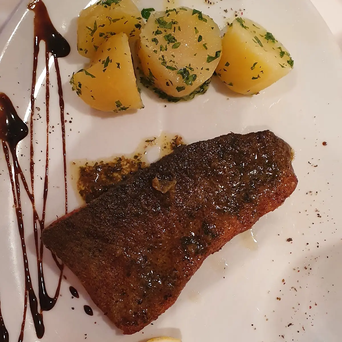 Saiblingsfilet Auf Zitronenschaum