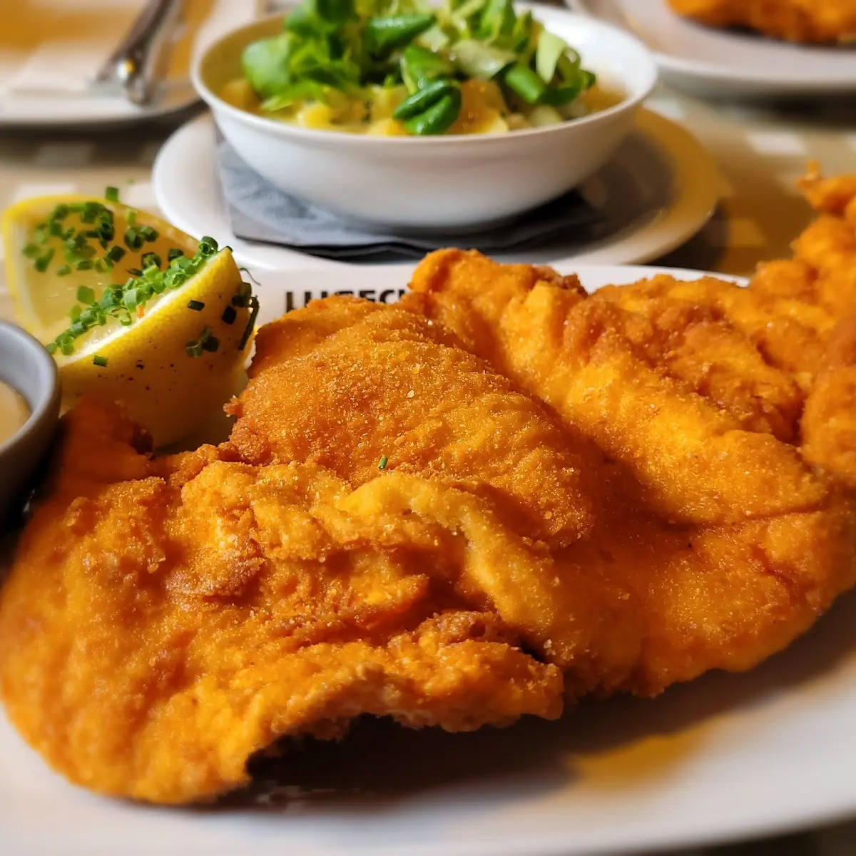 Wiener Schnitzel Vom Kalb Und Kartoffelsalat