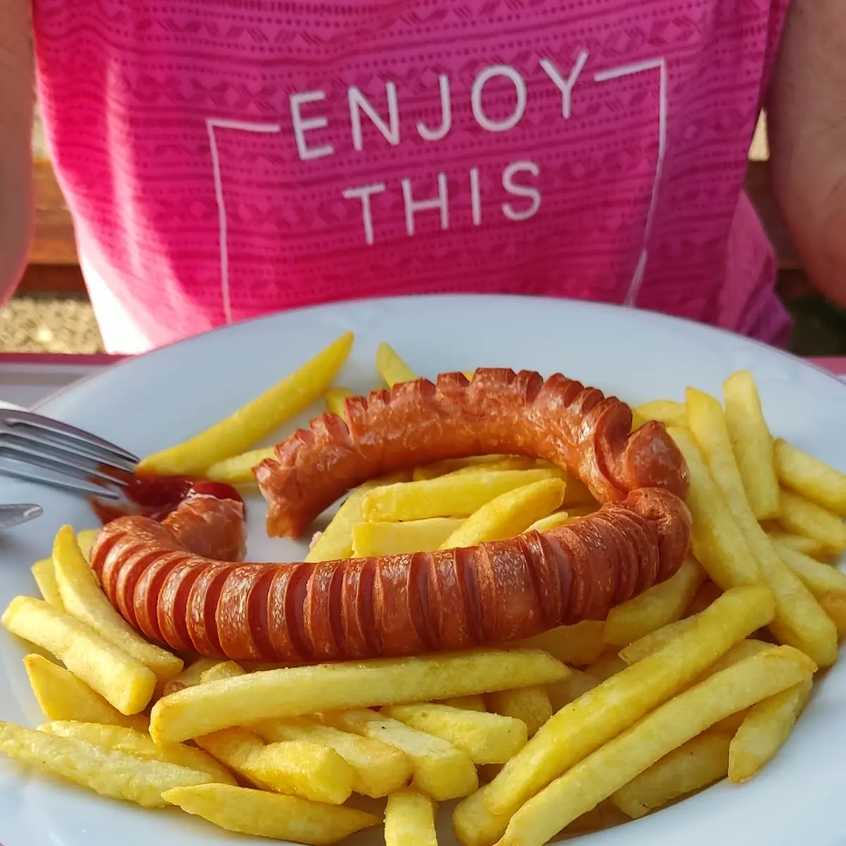 Bratwurst Mit Pommes