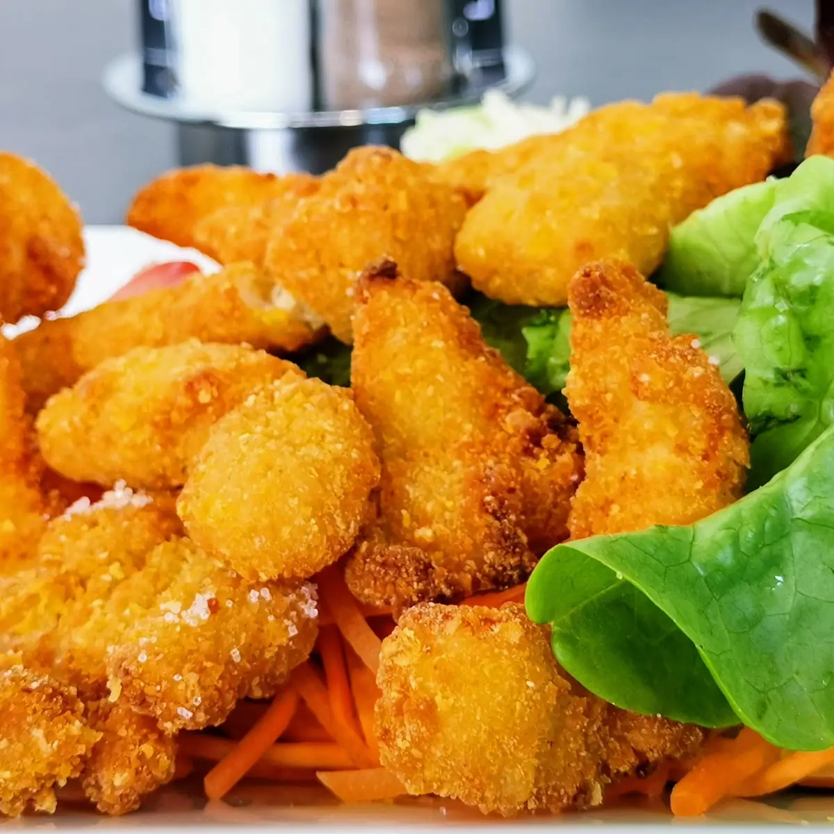 Chicken Fingers Mit Salat Mista