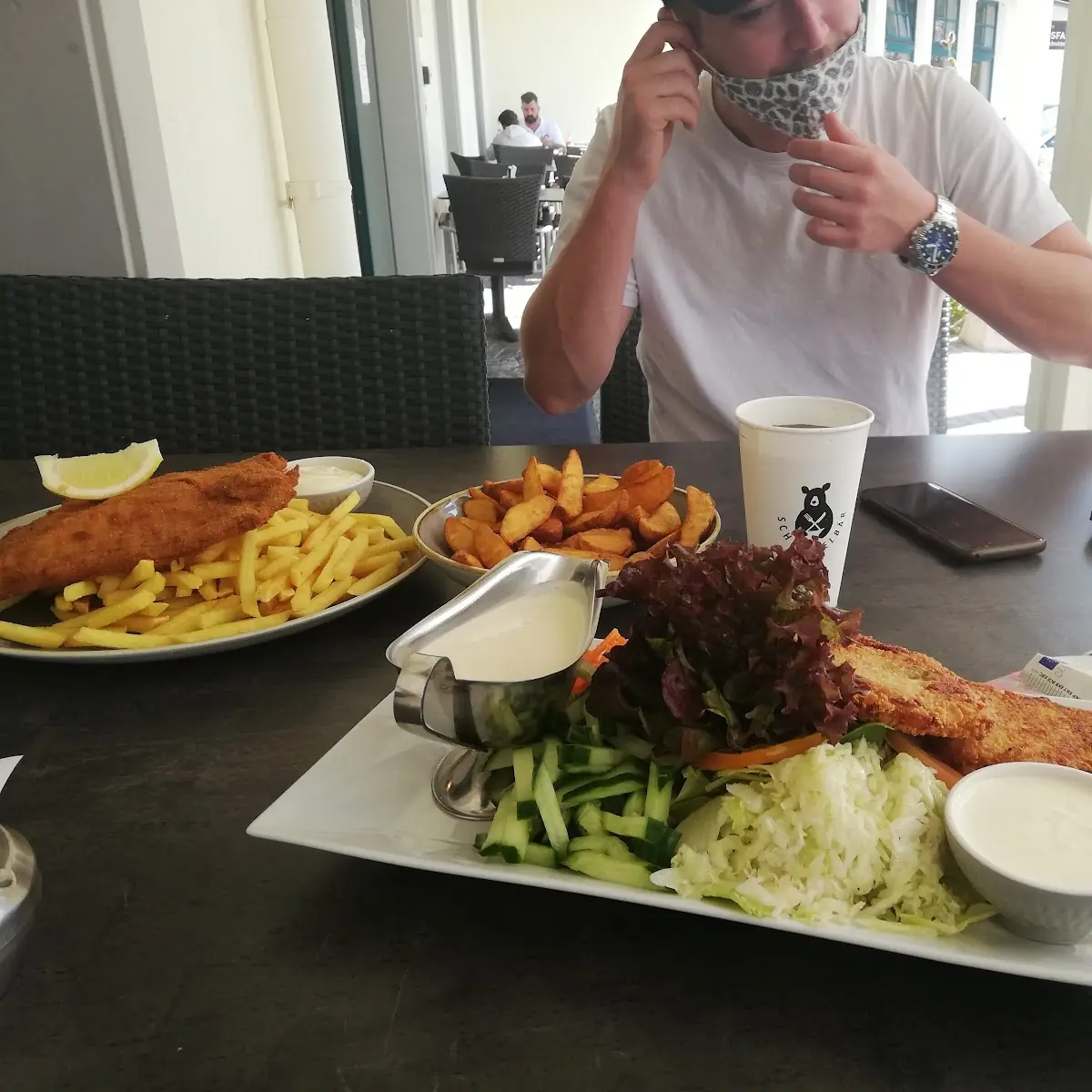 Veggie Burger Mit Salad