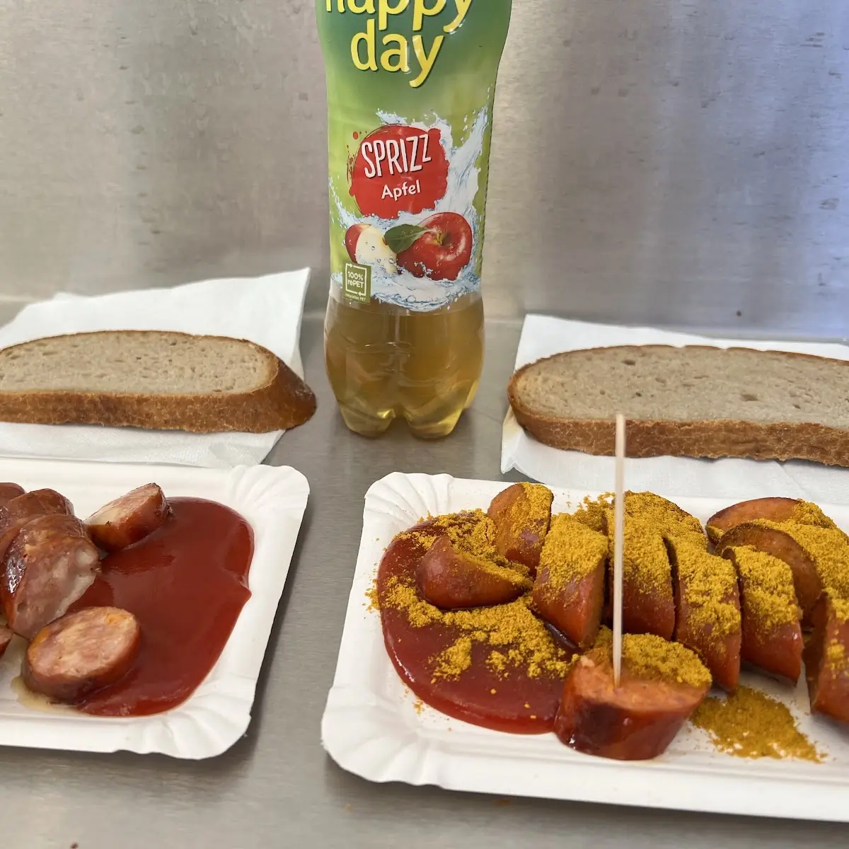 Currywurst Und Käsektainer