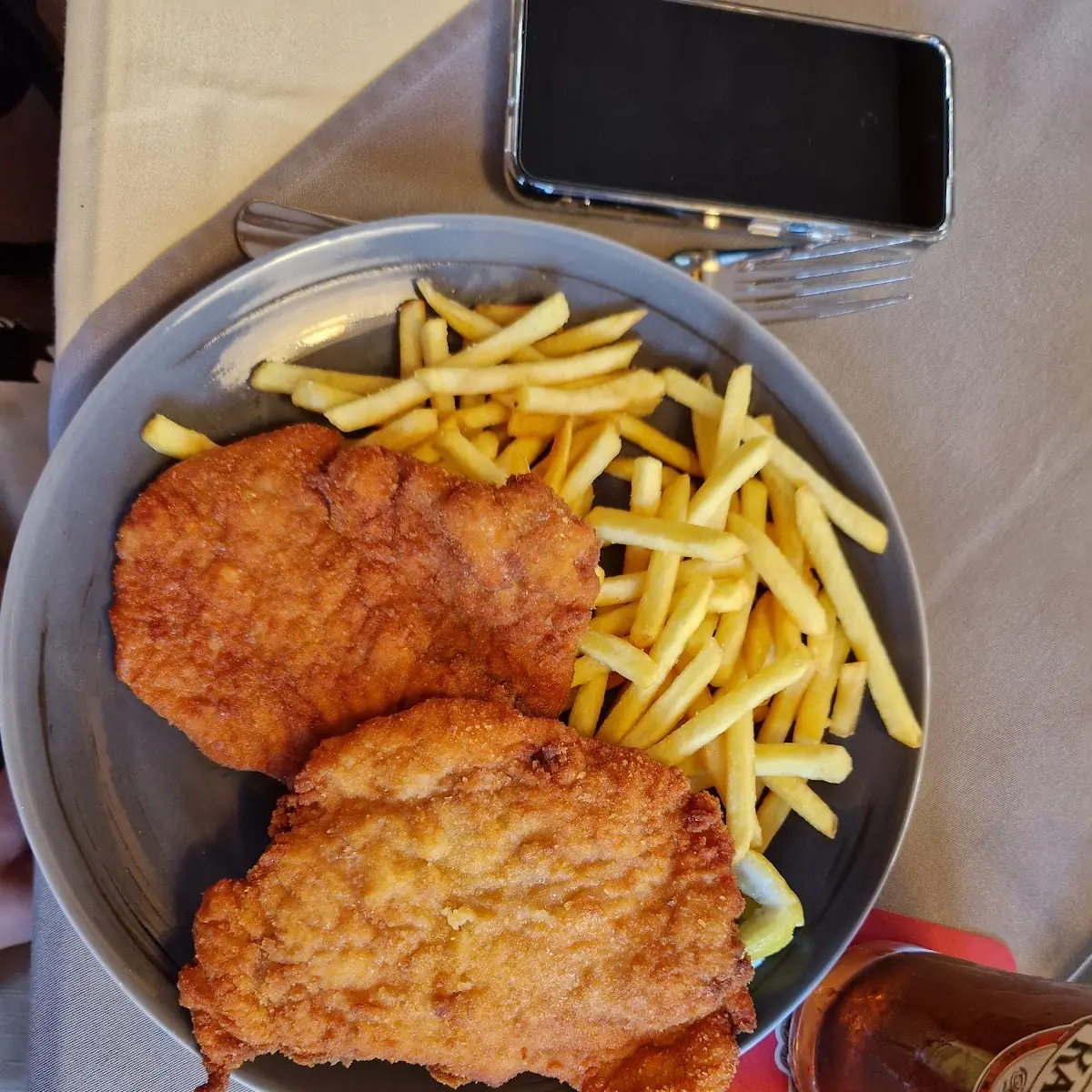 Schnitzel Mit Pommes, Restaurant Dorfstüberl Lähn | Bichlbach