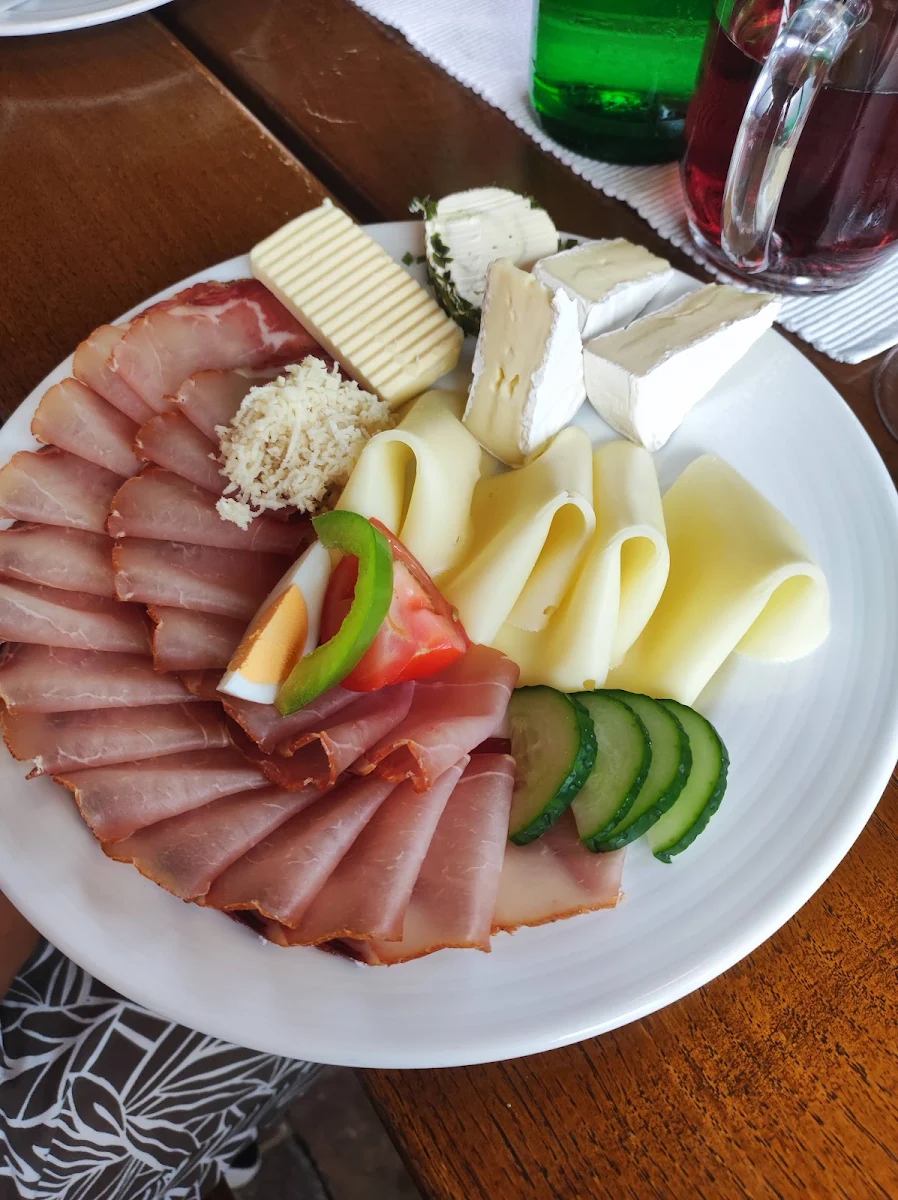 Rohschinken Und Käse Gemischt