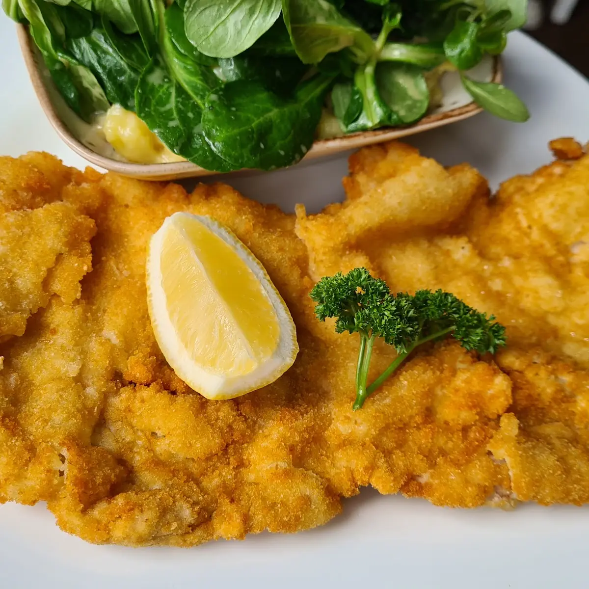 Schnitzel Wiener Art Mit Erdäpfel Vogel Salat