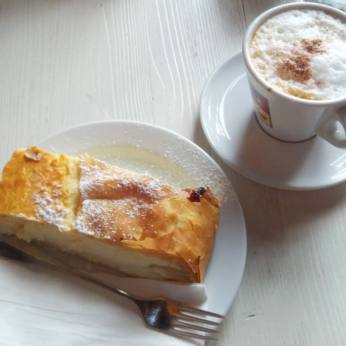 Topfenstrudel Mit Kaffee