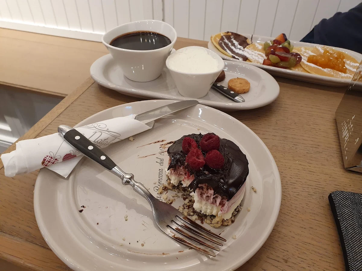 Tiramisu Cake